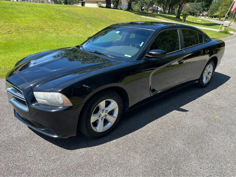 2013 Dodge Charger 7th Gen - Image 2 of 10