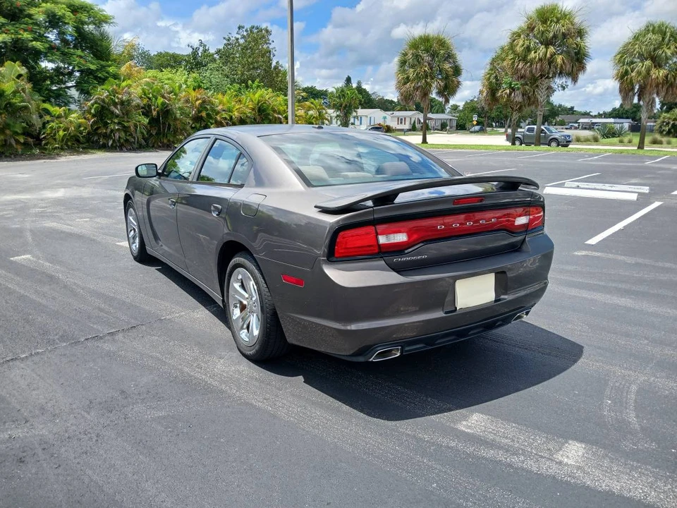 2013 Dodge Charger 7th Gen - Image 7 of 20