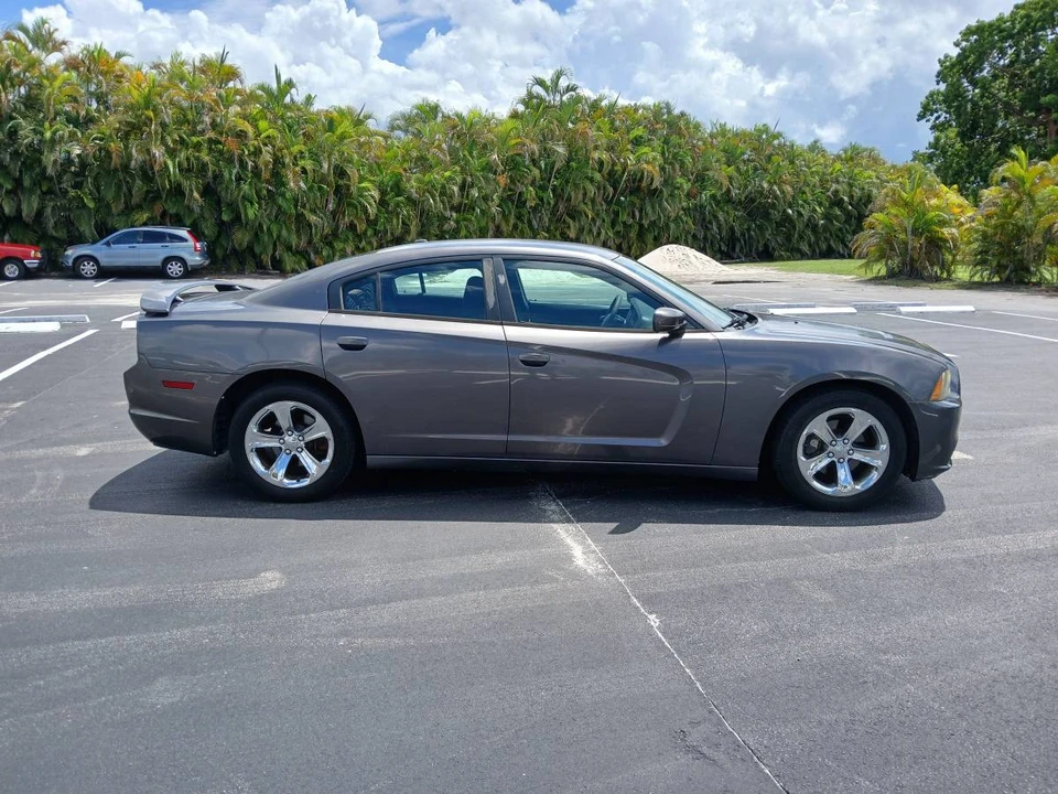 2013 Dodge Charger 7th Gen - Image 4 of 20