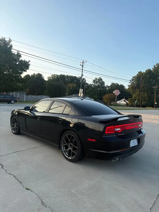 2013 Dodge Charger 7th Gen - Image 4 of 14