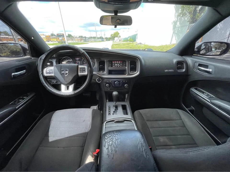 2013 Dodge Charger 7th Gen - Image 6 of 12