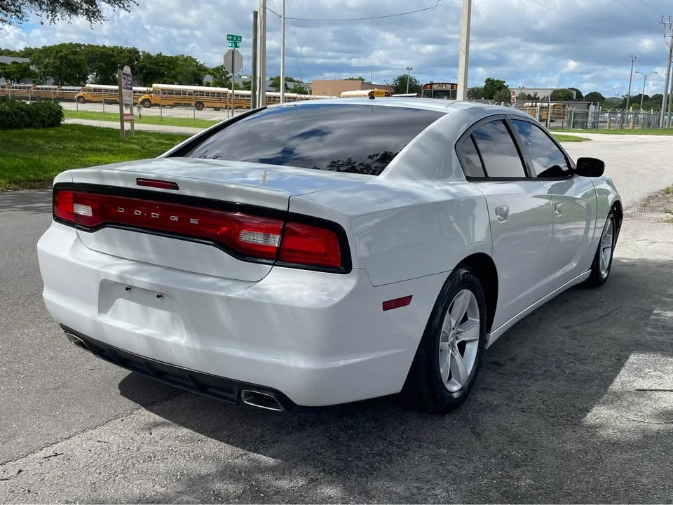 2013 Dodge Charger 7th Gen - Image 2 of 12