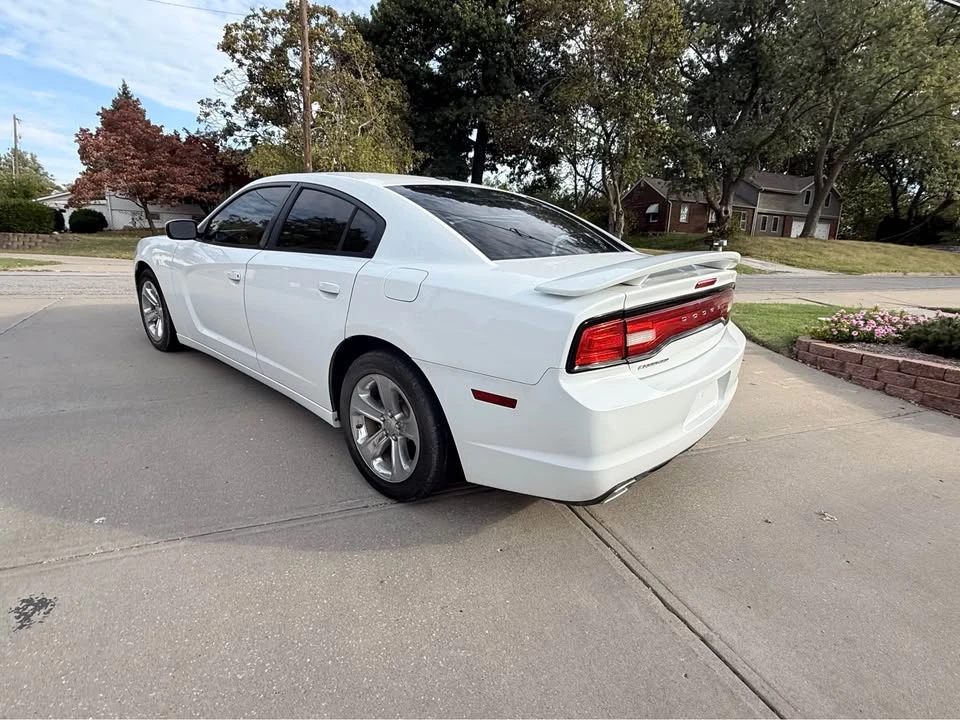 2013 Dodge Charger 7th Gen - Image 18 of 20
