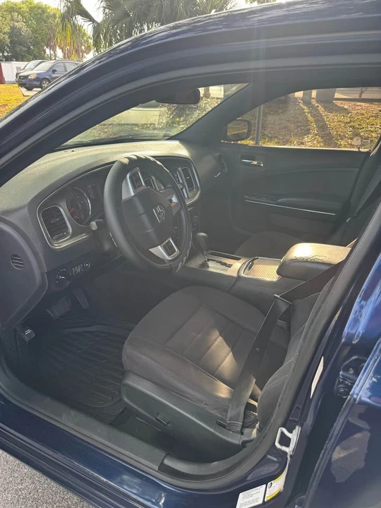 2013 Dodge Charger 7th Gen - Image 6 of 9