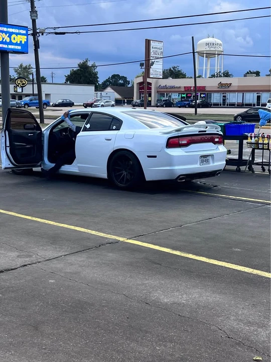 2013 Dodge Charger 7th Gen - Image 4 of 8