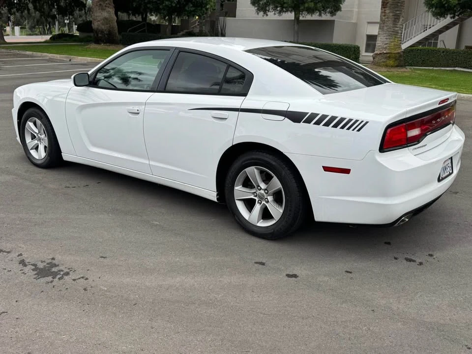 2013 Dodge Charger 7th Gen - Image 5 of 15