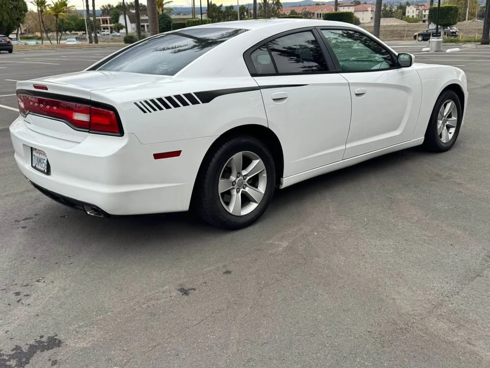 2013 Dodge Charger 7th Gen - Image 4 of 15