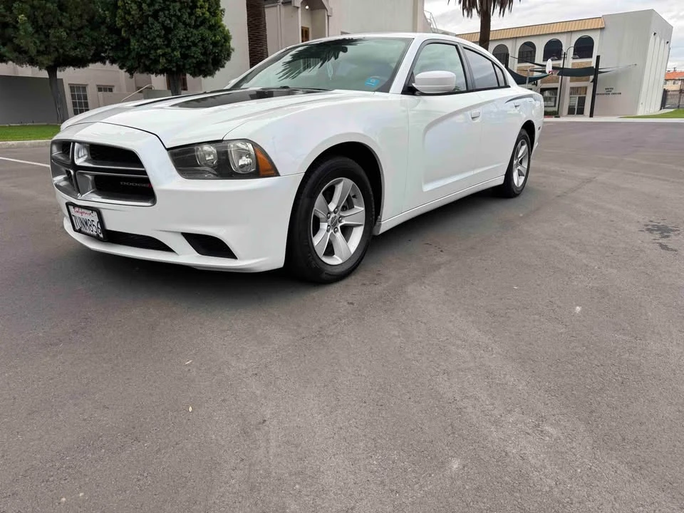 2013 Dodge Charger 7th Gen - Image 2 of 15