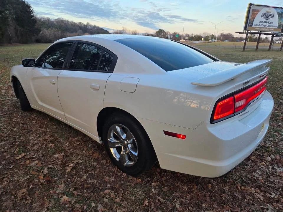 2013 Dodge Charger 7th Gen - Image 5 of 8