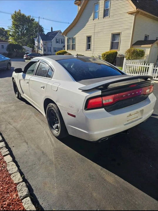 2013 Dodge Charger 7th Gen - Image 4 of 10