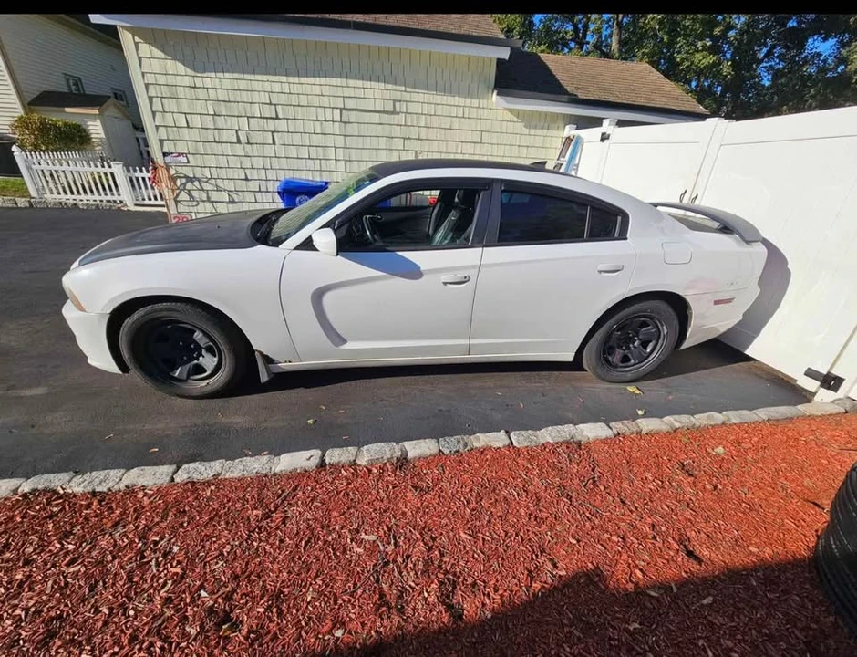 2013 Dodge Charger 7th Gen - Image 3 of 10