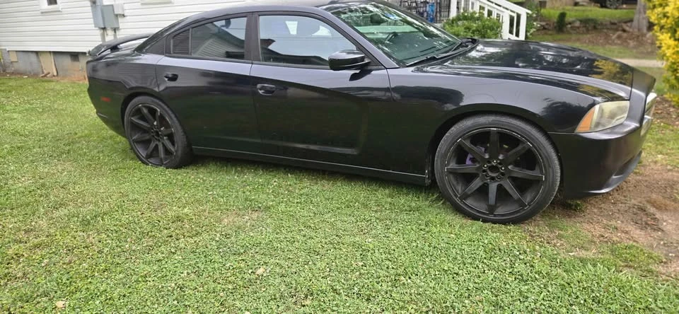 2013 Dodge Charger 7th Gen - Image 2 of 4