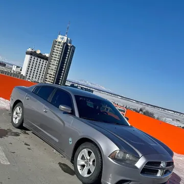 2013 Dodge Charger SE Sedan
