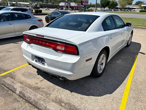 2013 Dodge Charger SE Sedan 4D