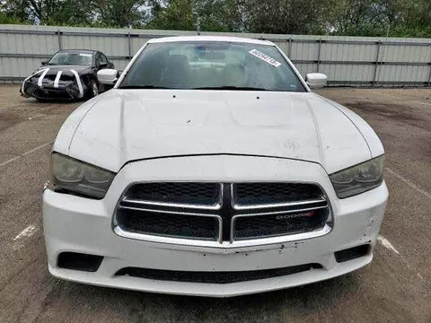 2013 Dodge Charger SE Sedan 4D