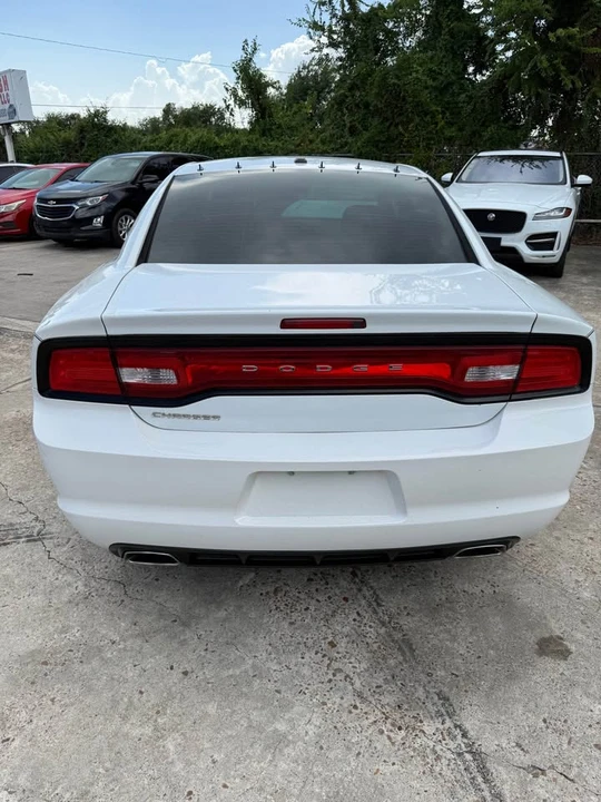 2013 Dodge Charger 7th Gen - Image 4 of 13