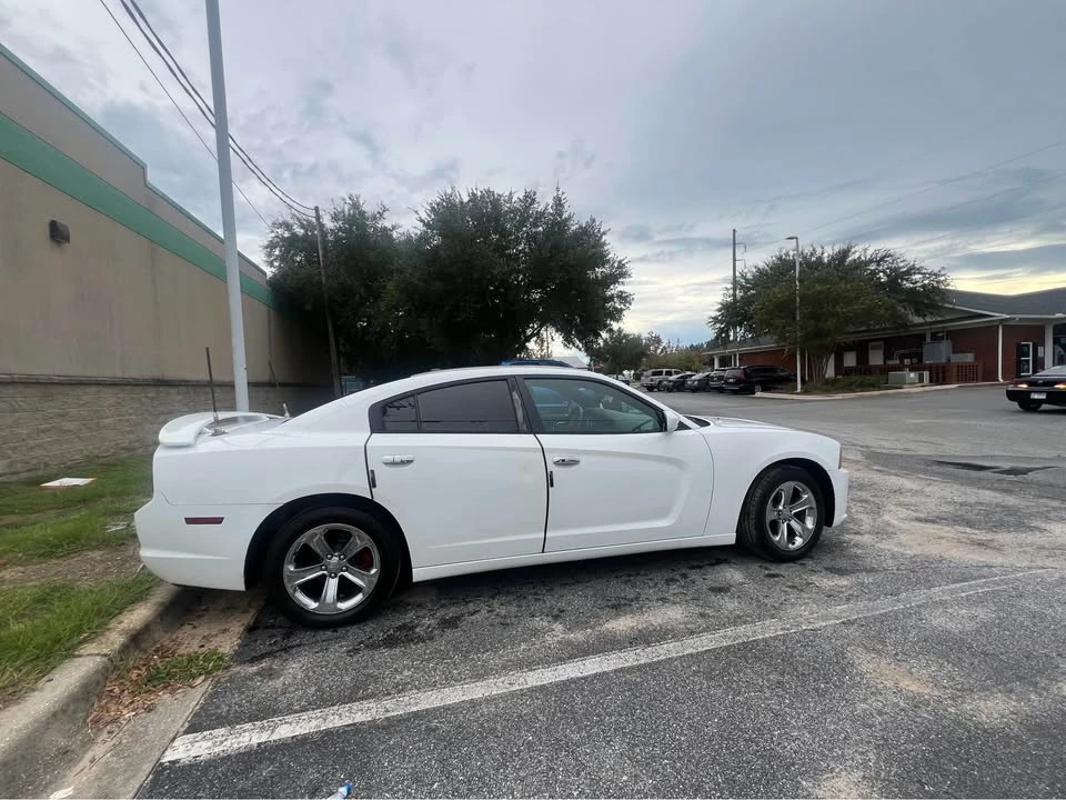2013 Dodge Charger 7th Gen - Image 4 of 8