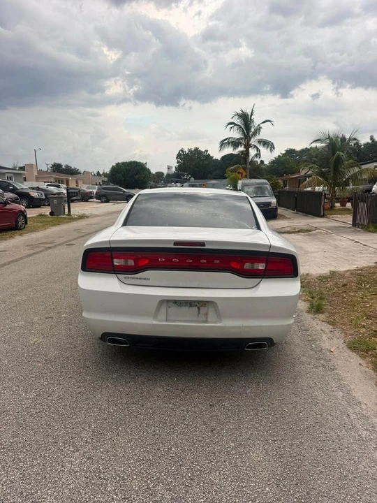2013 Dodge Charger 7th Gen - Image 8 of 11