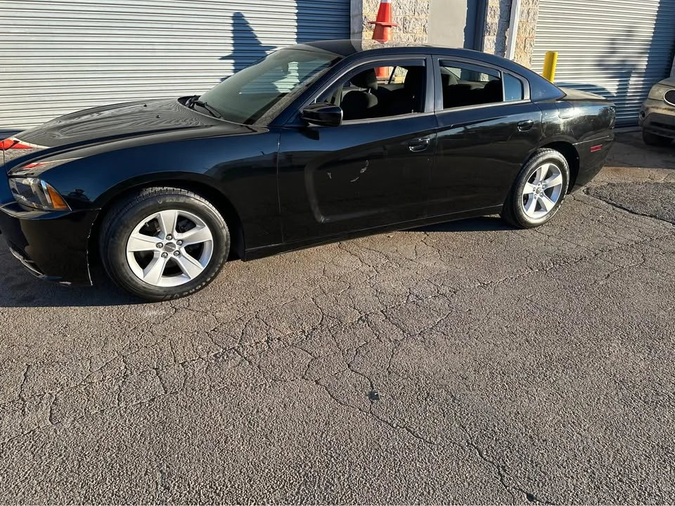 2013 Dodge Charger 7th Gen - Image 2 of 10