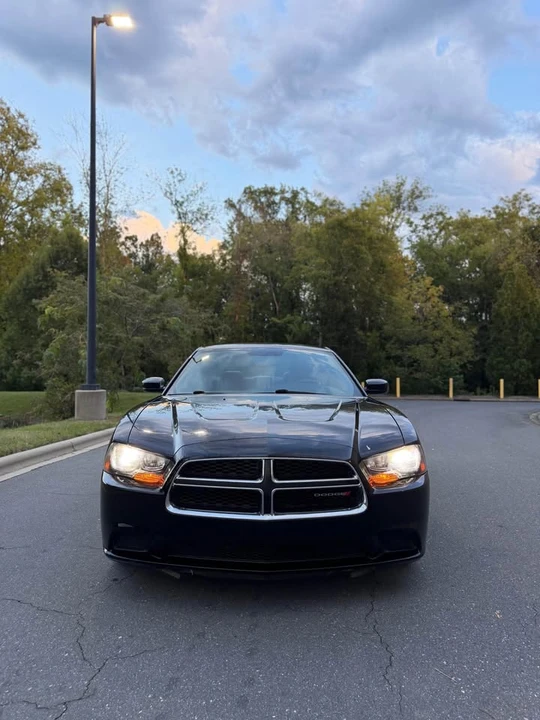 2013 Dodge Charger 7th Gen - Image 2 of 13