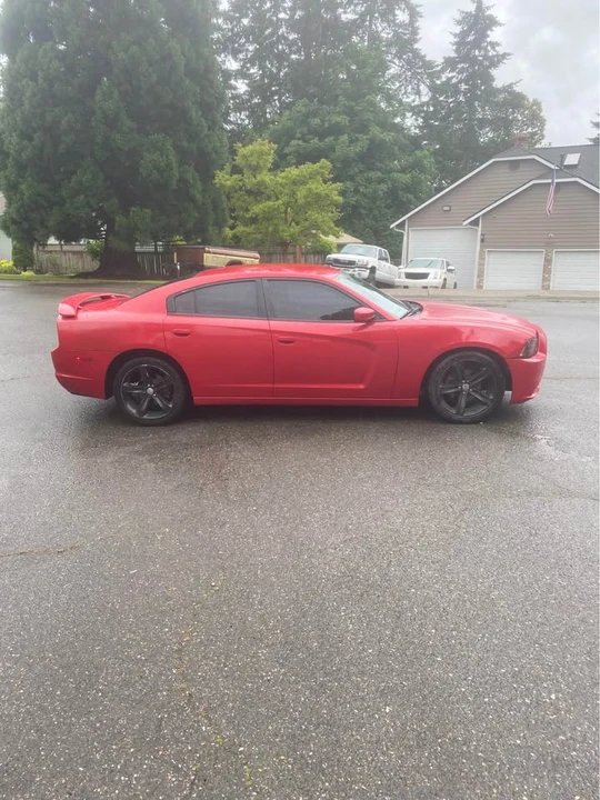 2013 Dodge Charger 7th Gen - Image 6 of 12