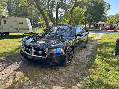 2013 Dodge Charger SE Sedan 4D