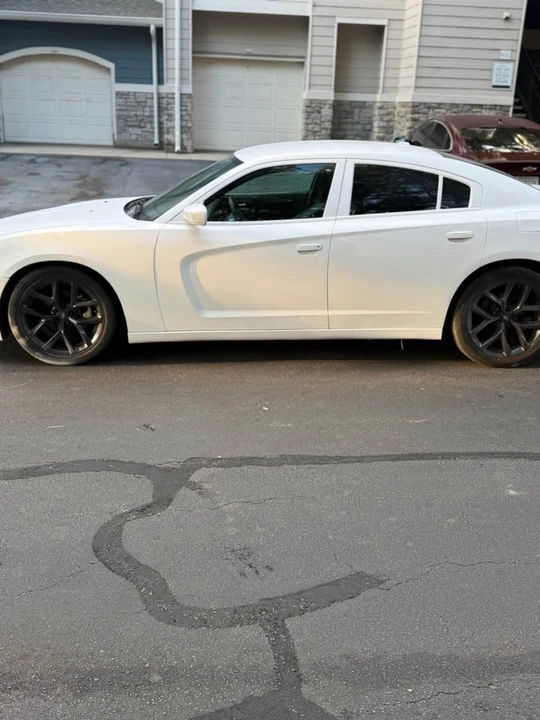 2013 Dodge Charger 7th Gen - Image 10 of 17