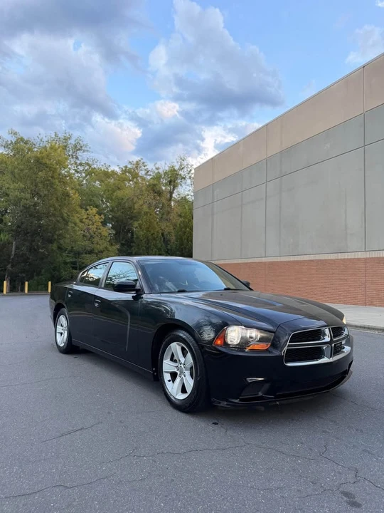 2013 Dodge Charger 7th Gen - Image 3 of 13