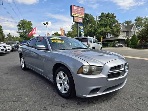 2013 Dodge Charger SE Sedan 4D