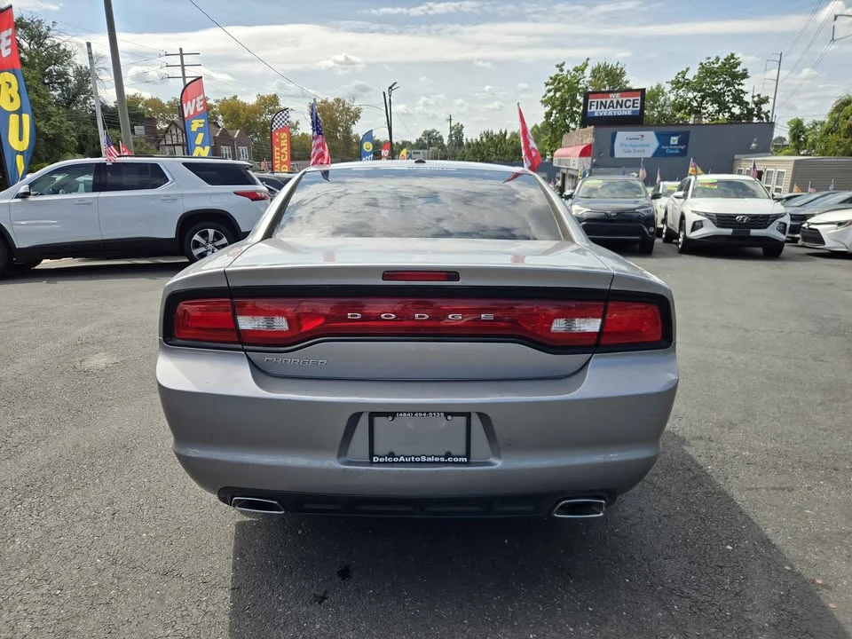 2013 Dodge Charger 7th Gen - Image 6 of 12