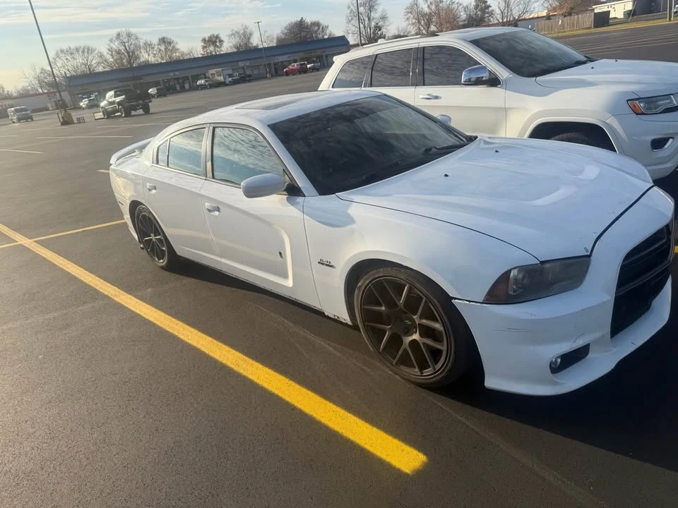 2013 Dodge Charger 7th Gen - Image 4 of 11