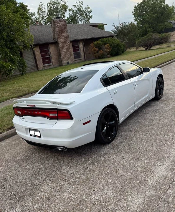 2013 Dodge Charger 7th Gen - Image 6 of 18