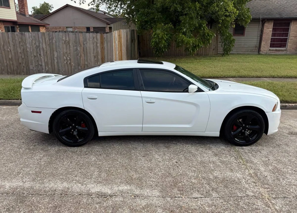 2013 Dodge Charger 7th Gen - Image 5 of 18