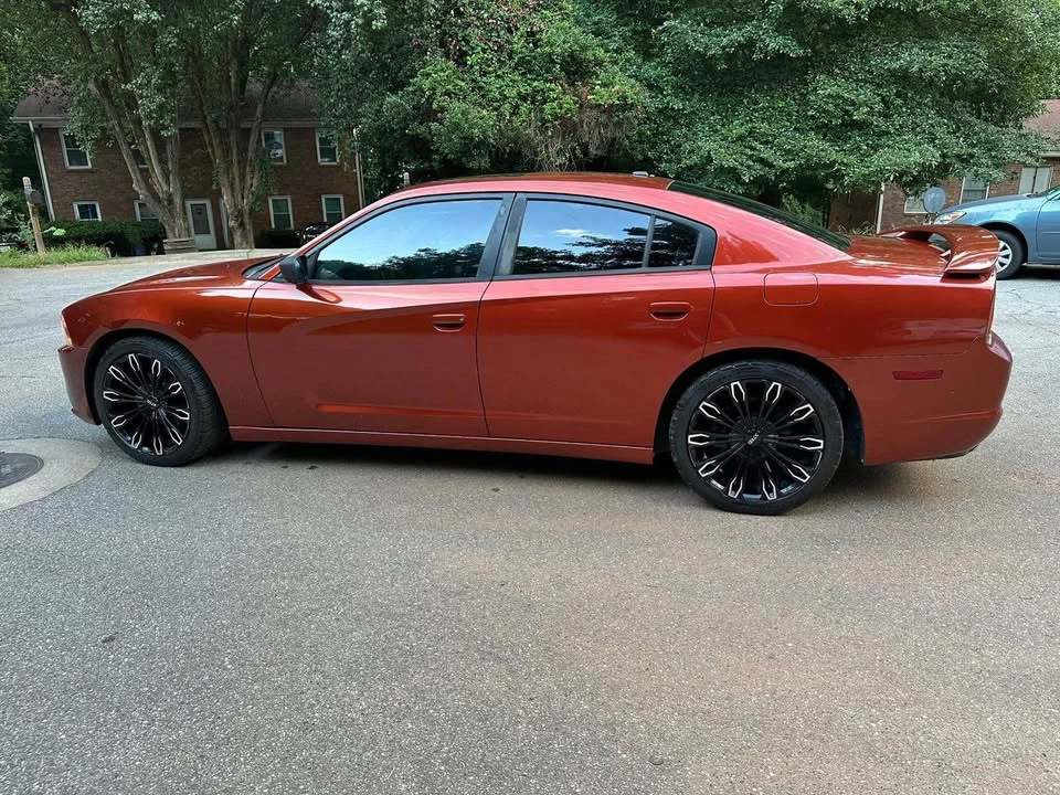 2013 Dodge Charger 7th Gen - Image 4 of 10