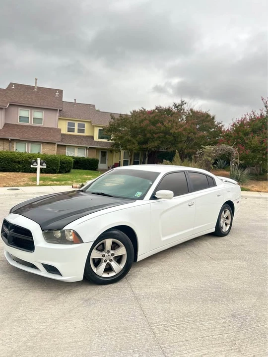 2013 Dodge Charger 7th Gen - Image 2 of 7