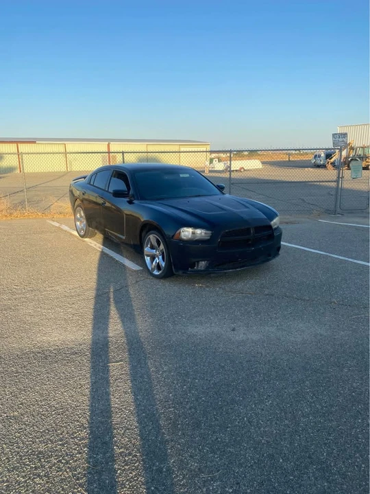 2013 Dodge Charger 7th Gen - Image 2 of 8