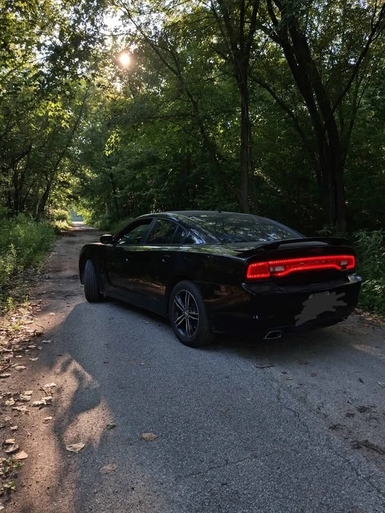 2013 Dodge Charger 7th Gen - Image 2 of 10