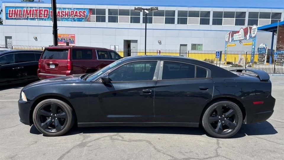 2013 Dodge Charger 7th Gen - Image 5 of 17