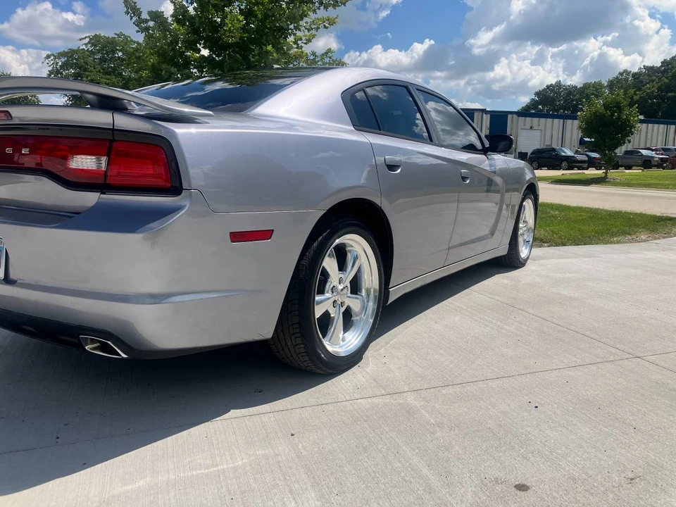 2013 Dodge Charger 7th Gen - Image 9 of 16