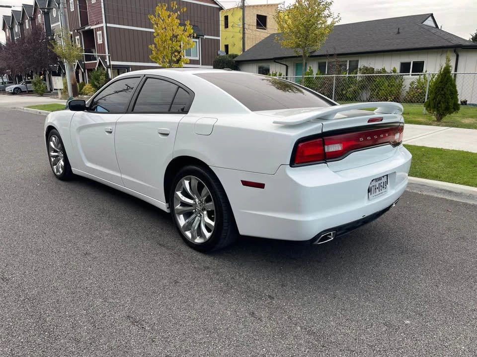 2013 Dodge Charger 7th Gen - Image 5 of 11