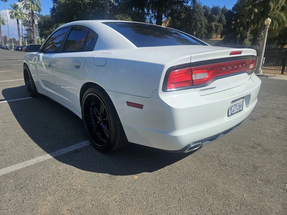 2013 Dodge Charger 7th Gen - Image 3 of 10