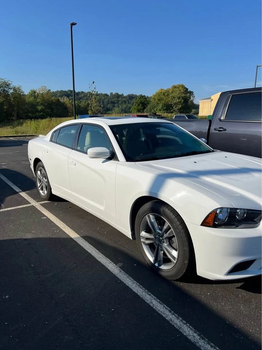 2013 Dodge Charger 7th Gen - Image 2 of 13