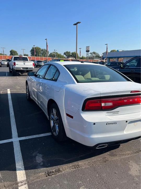 2013 Dodge Charger 7th Gen - Image 4 of 13