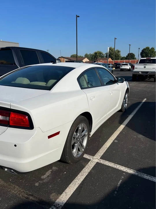 2013 Dodge Charger 7th Gen - Image 5 of 13