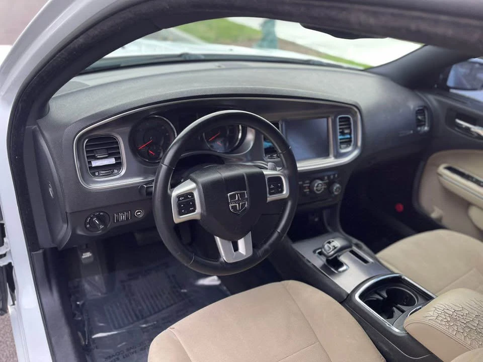 2013 Dodge Charger 7th Gen - Image 9 of 11