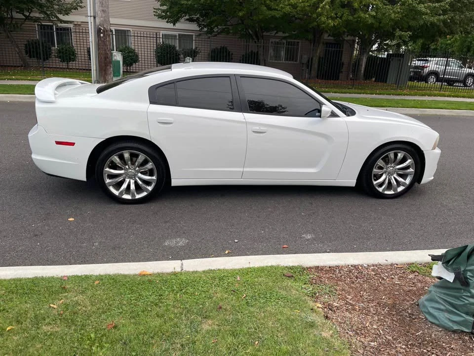2013 Dodge Charger 7th Gen - Image 8 of 12