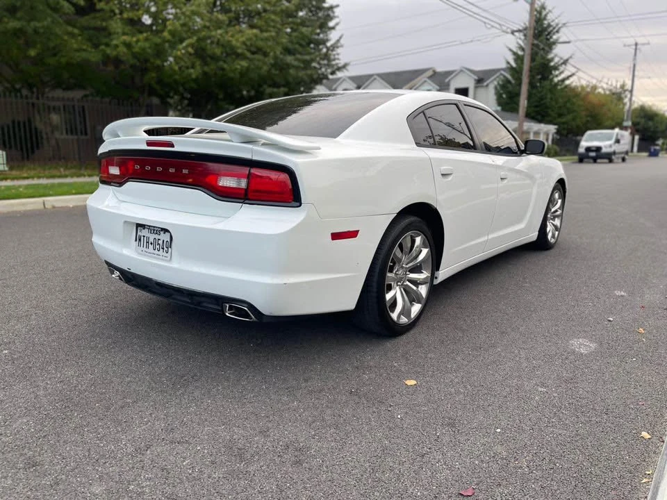 2013 Dodge Charger 7th Gen - Image 3 of 11