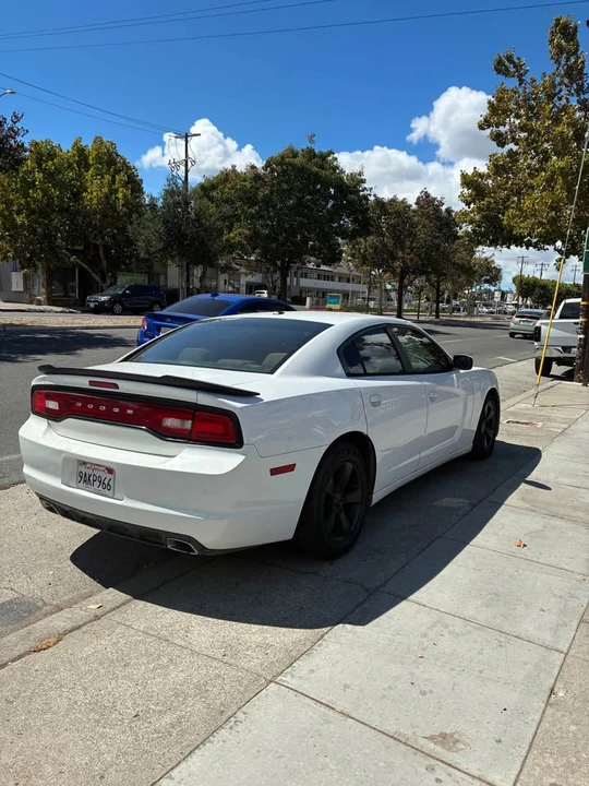 2013 Dodge Charger 7th Gen - Image 5 of 13
