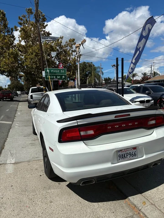 2013 Dodge Charger 7th Gen - Image 3 of 13