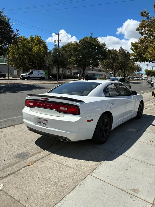 2013 Dodge Charger 7th Gen - Image 4 of 13
